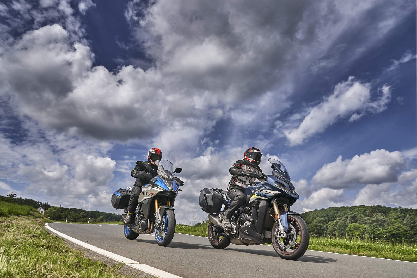 BMW S 1000 XR vs Suzuki GSX 1000 GX